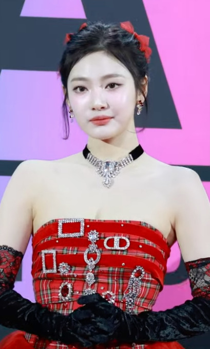 2023년 멜론 뮤직 어워드에 참석한 닝닝