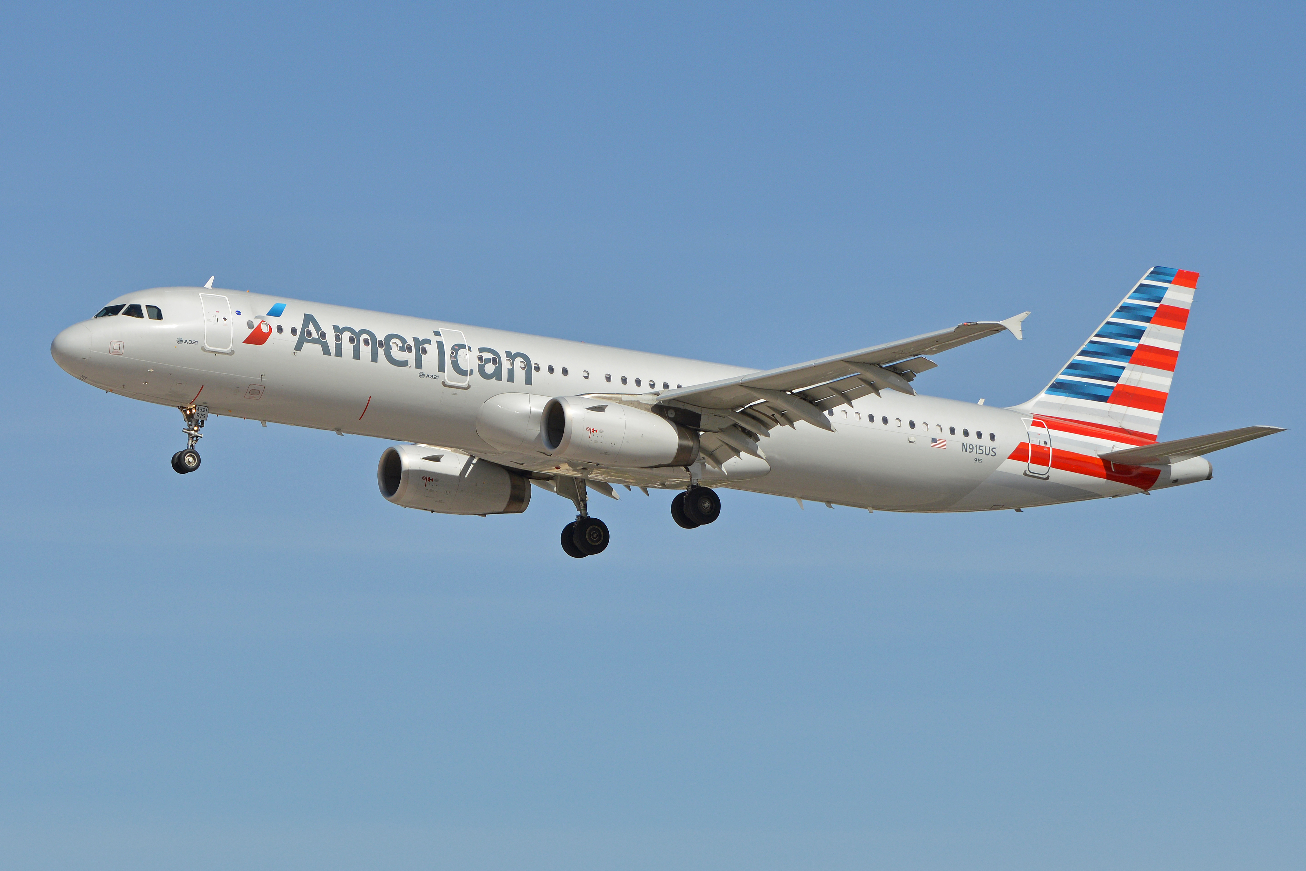 아메리칸 항공의 A321-200 항공기