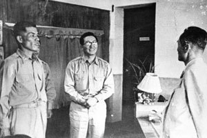 1951년 참모총장 이취임식 때(좌측은 이종찬, 가운데는 정일권, 우측은 국방부 장관 이기붕).