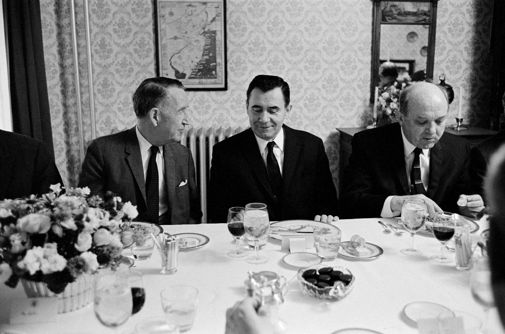 アンドレイ・グロムイコソ連外務大臣とラスク(1967年、グラスボロ会談にて)
