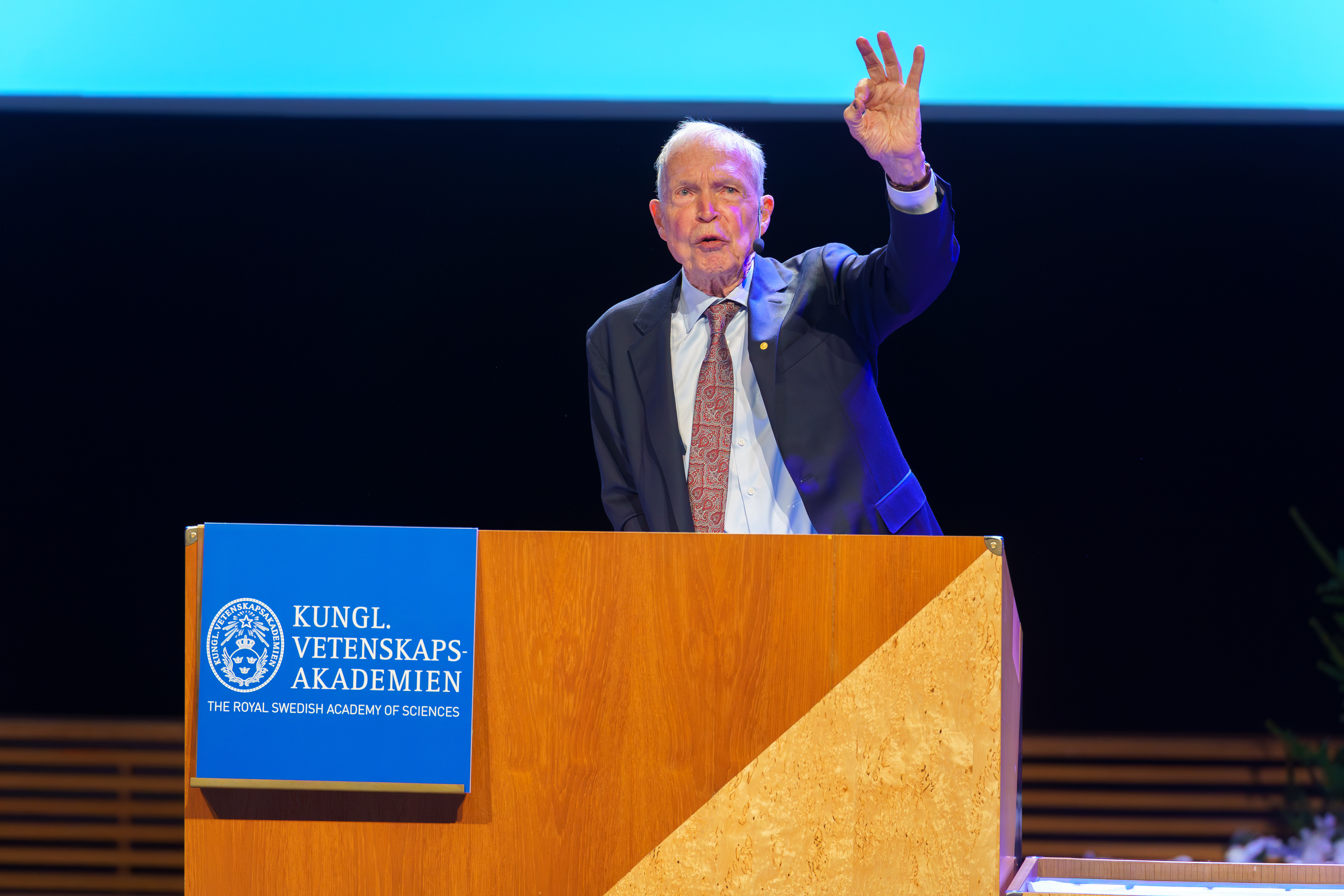 John J. Hopfield pada kuliah Nobel 2024.