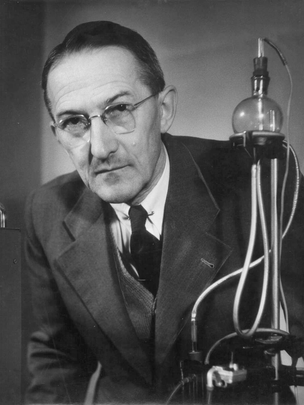 Ahli kimia Jaroslav Heyrovský, pemenang Hadiah Nobel