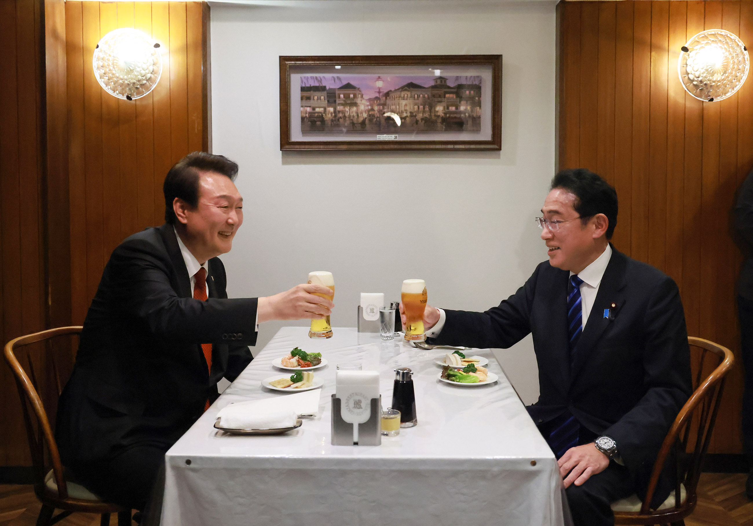 2023년 3월 16일, 도쿄에서 윤석열 대한민국 대통령과 만난 기시다.