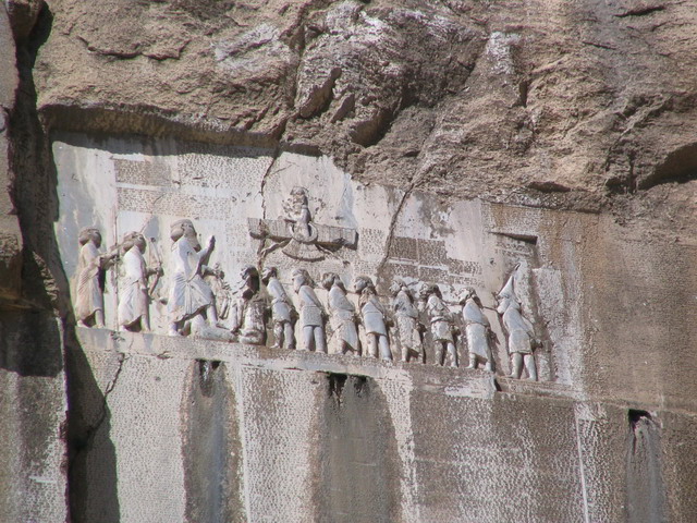 Prasasti Behistun Darius I menyebutkan Armenia. Abad ke-6 SM