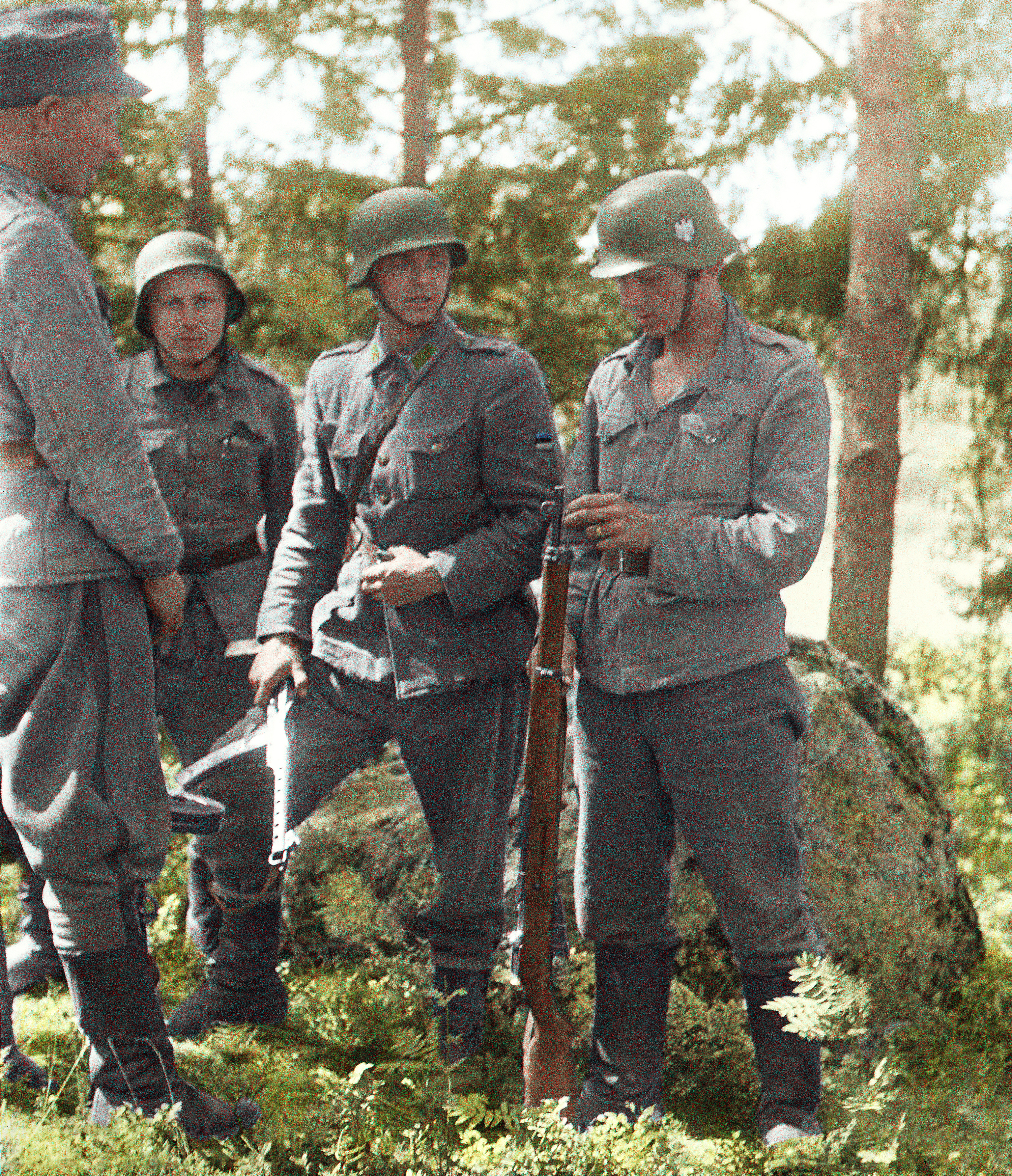 Estonian volunteers in the Finnish Infantry Regiment 200 (soomepoisid or 