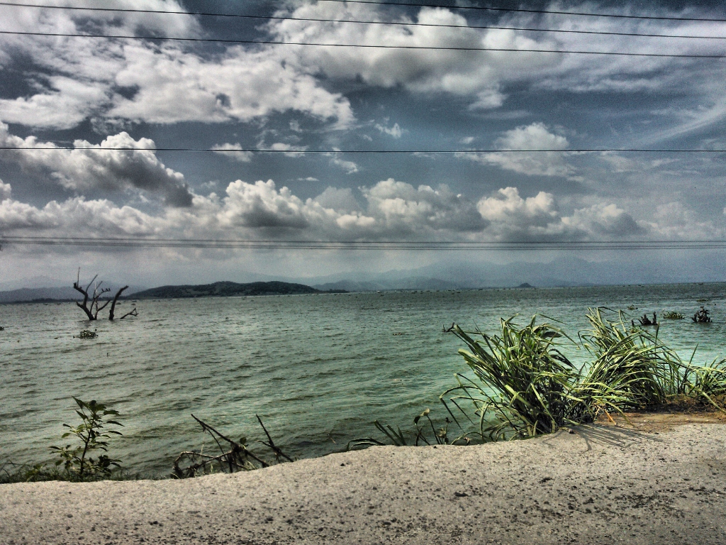 Lake Valencia, formerly praised by Alexander von Humboldt for its beauty, is massively polluted due to the countless sewage systems pouring residuals into it.