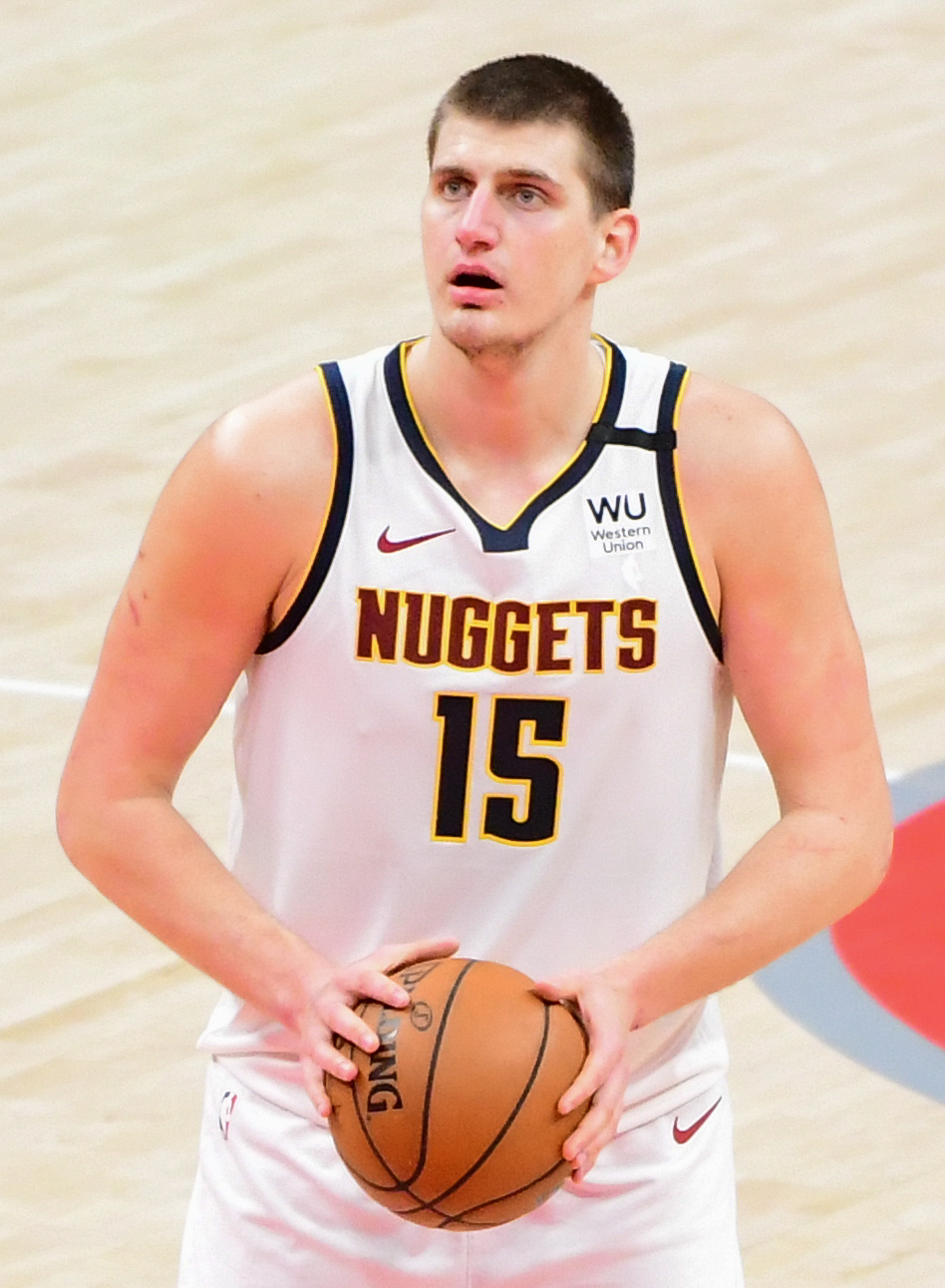 Nikola Jokić adalah peraih tiga kali NBA MVP.