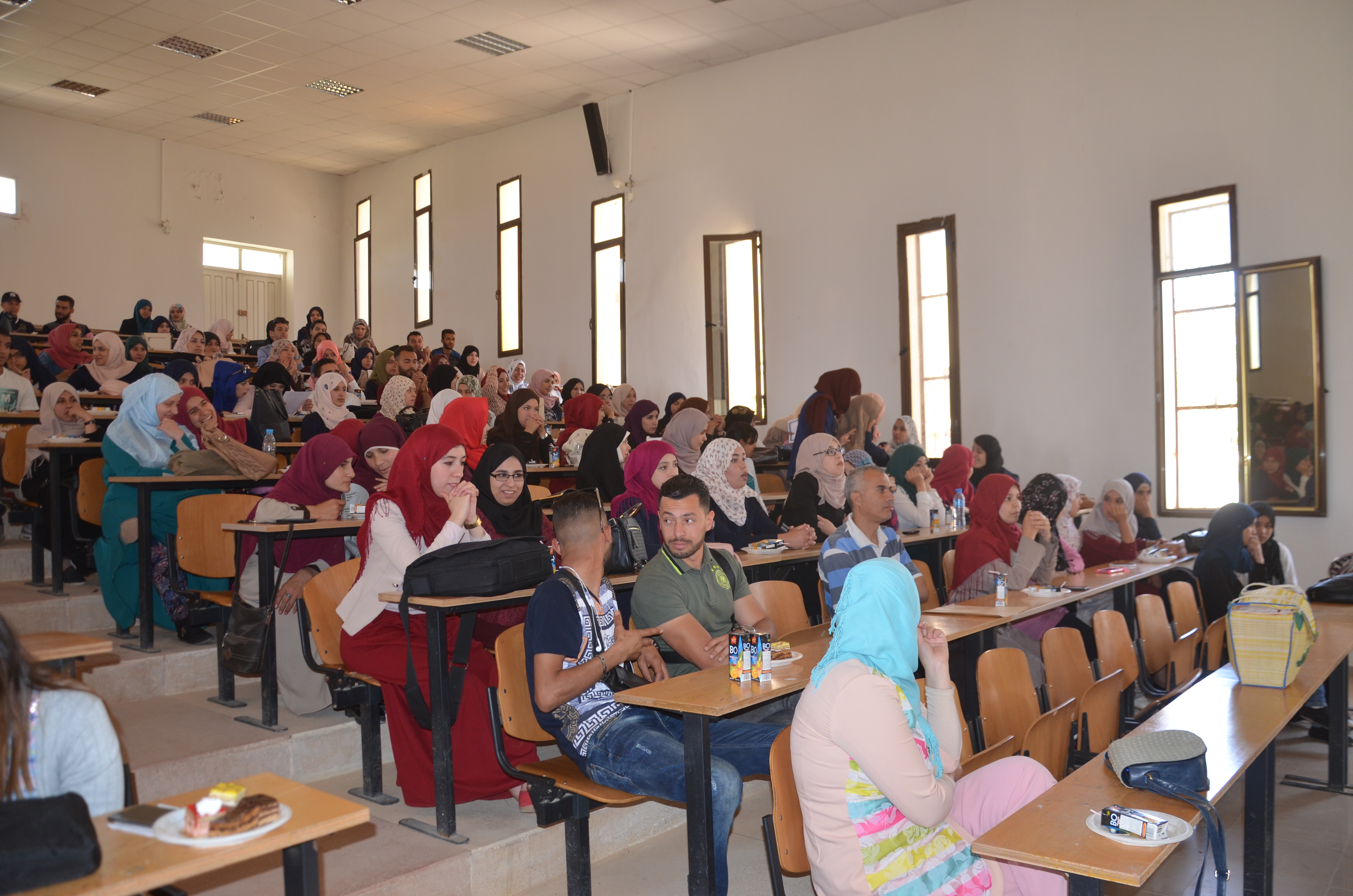 Mahasiswa di Universitas Chlef di Aljazair