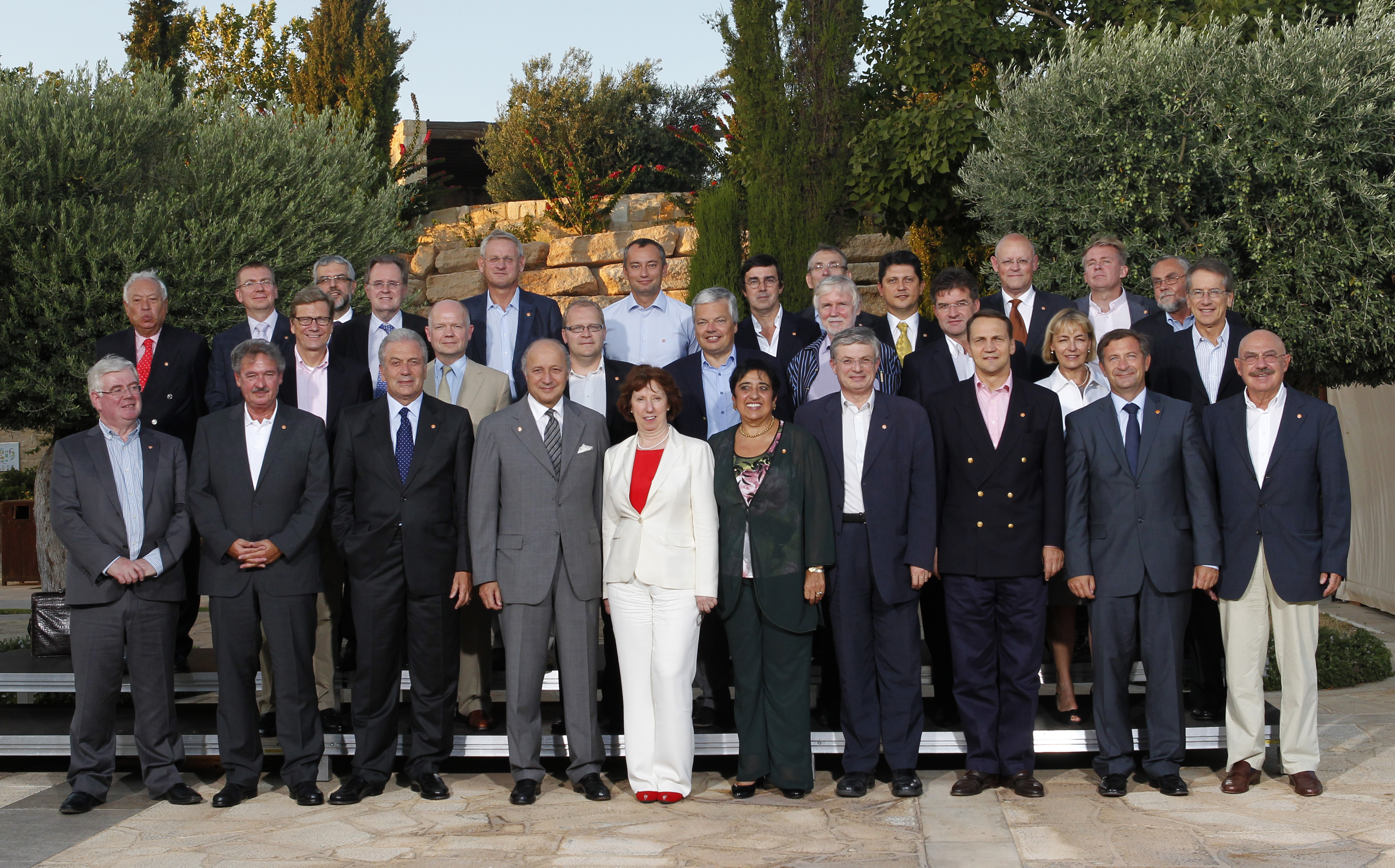 Para Menteri Luar Negeri negara-negara Uni Eropa di Limassol selama Kepresidenan Siprus di UE pada tahun 2012