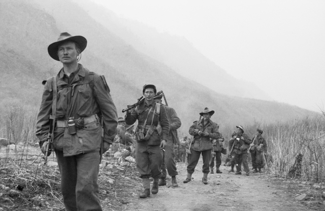 1951년 한국 전쟁 당시 오스트레일리아 왕립 연대 제3대대 병사들의 이동 모습