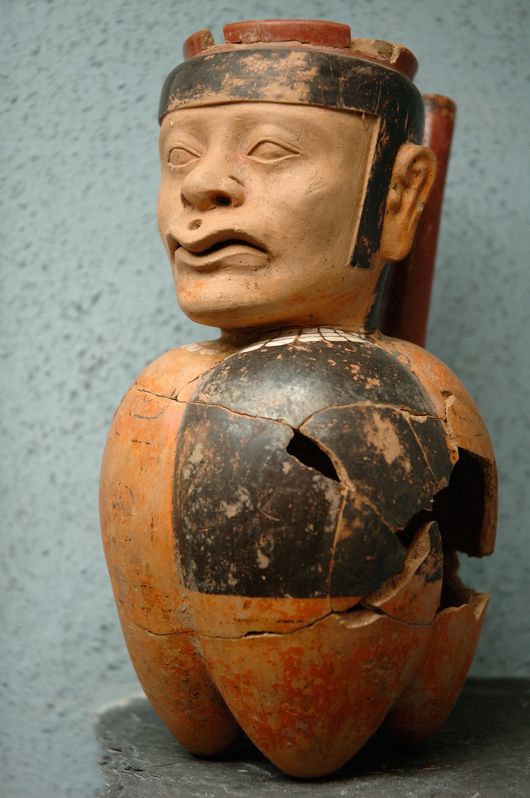 A statue from the Tiwanaku civilization, demonstrating their advanced stonework.