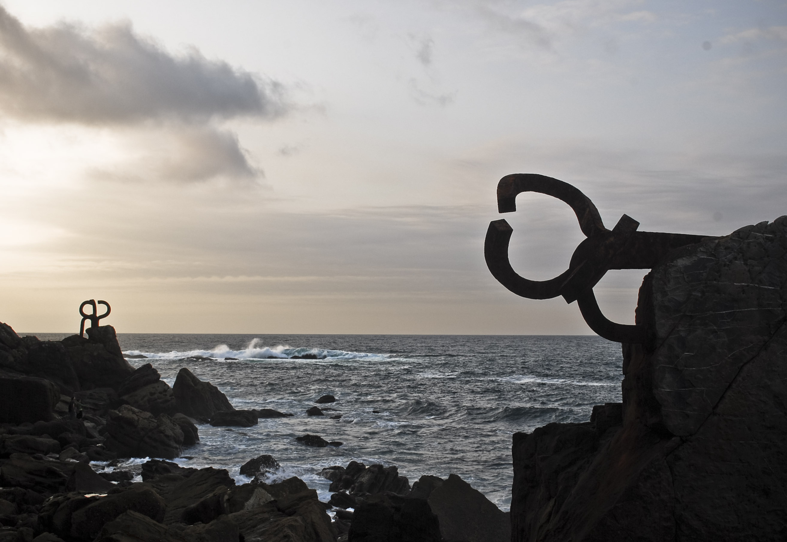 The Comb of the Wind (1977) by sculptor Eduardo Chillida in San Sebastián.
