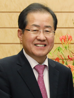 아베 신조와 홍준표