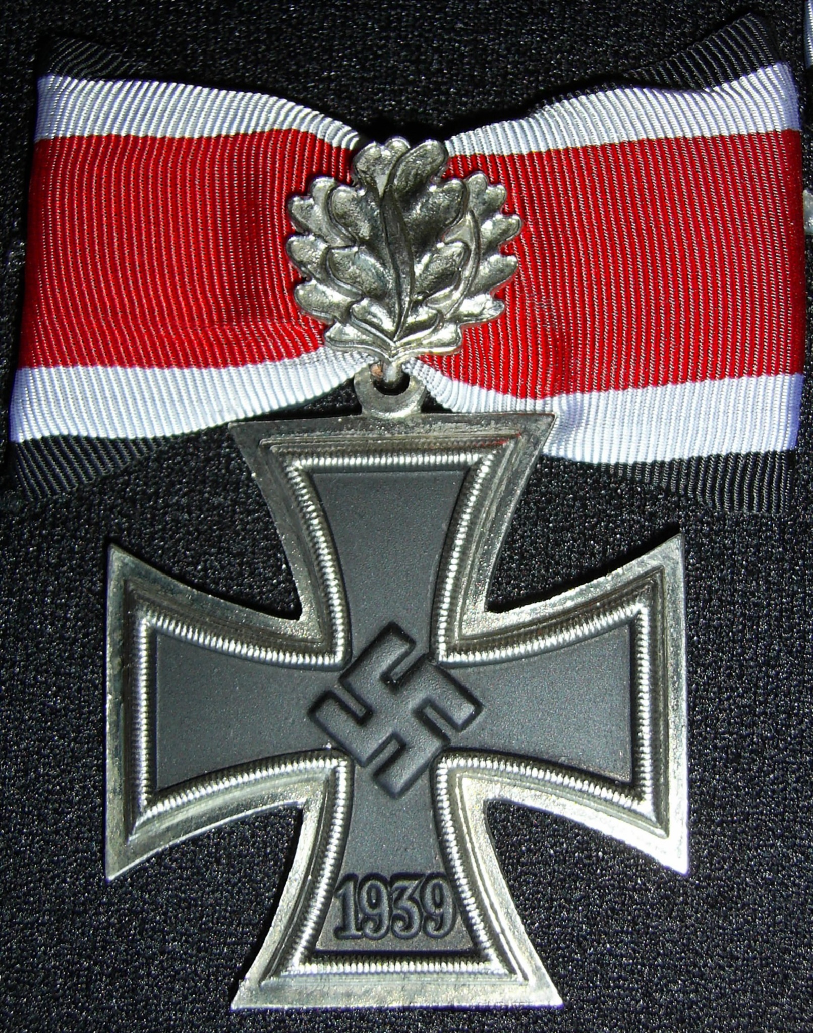 The Knight's Cross of the Iron Cross with Oak Leaves, an award received by Dietrich Kraiss.