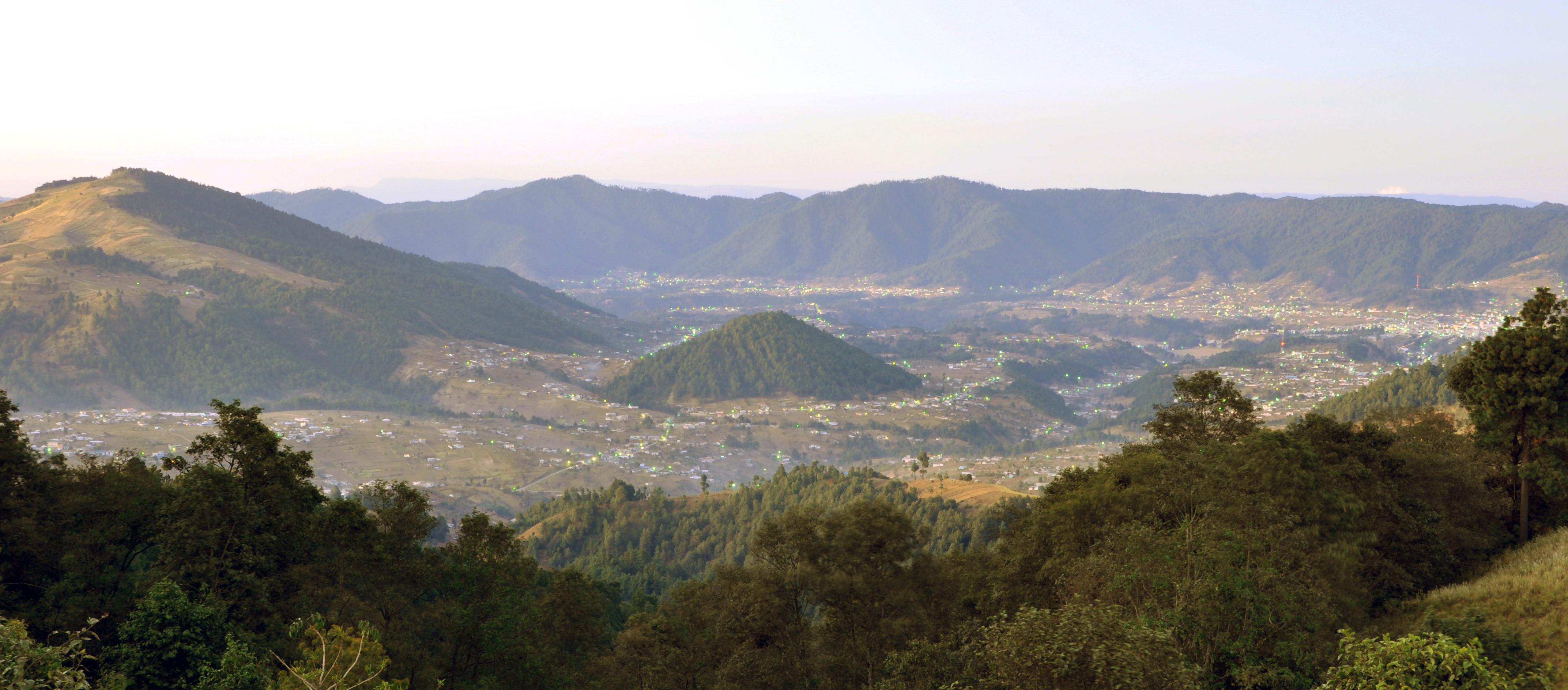 A town along the Pan-American Highway within a volcanic crater