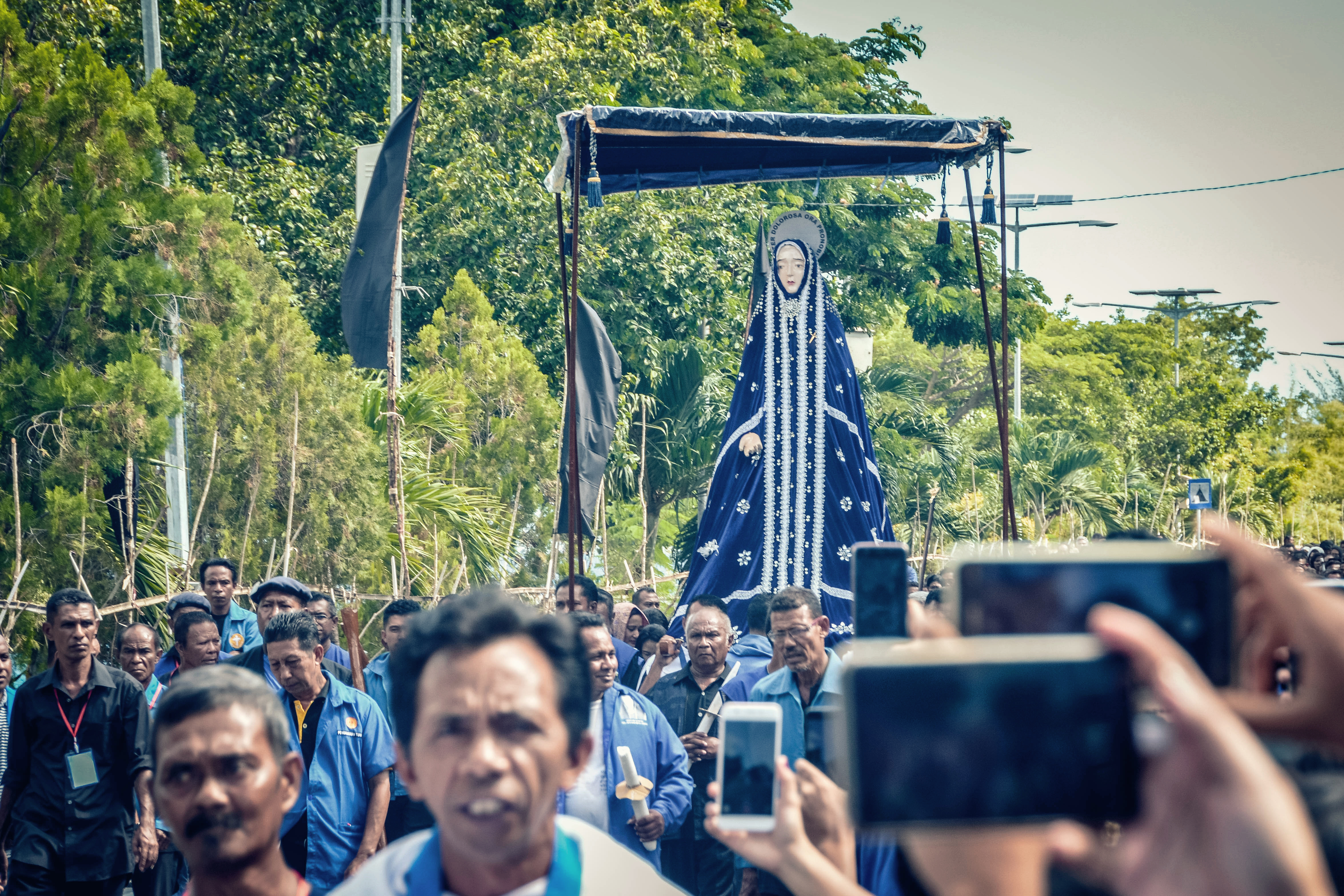 Lễ hội Semana Santa ở Larantuka, Đông Nusa Tenggara, một nghi lễ của Công giáo trong Tuần Thánh.
