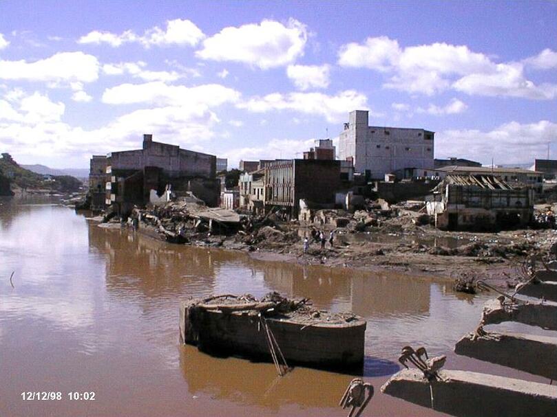 Sebahagian daripada kerosakan besar yang disebabkan oleh Taufan Mitch di Tegucigalpa, 1998