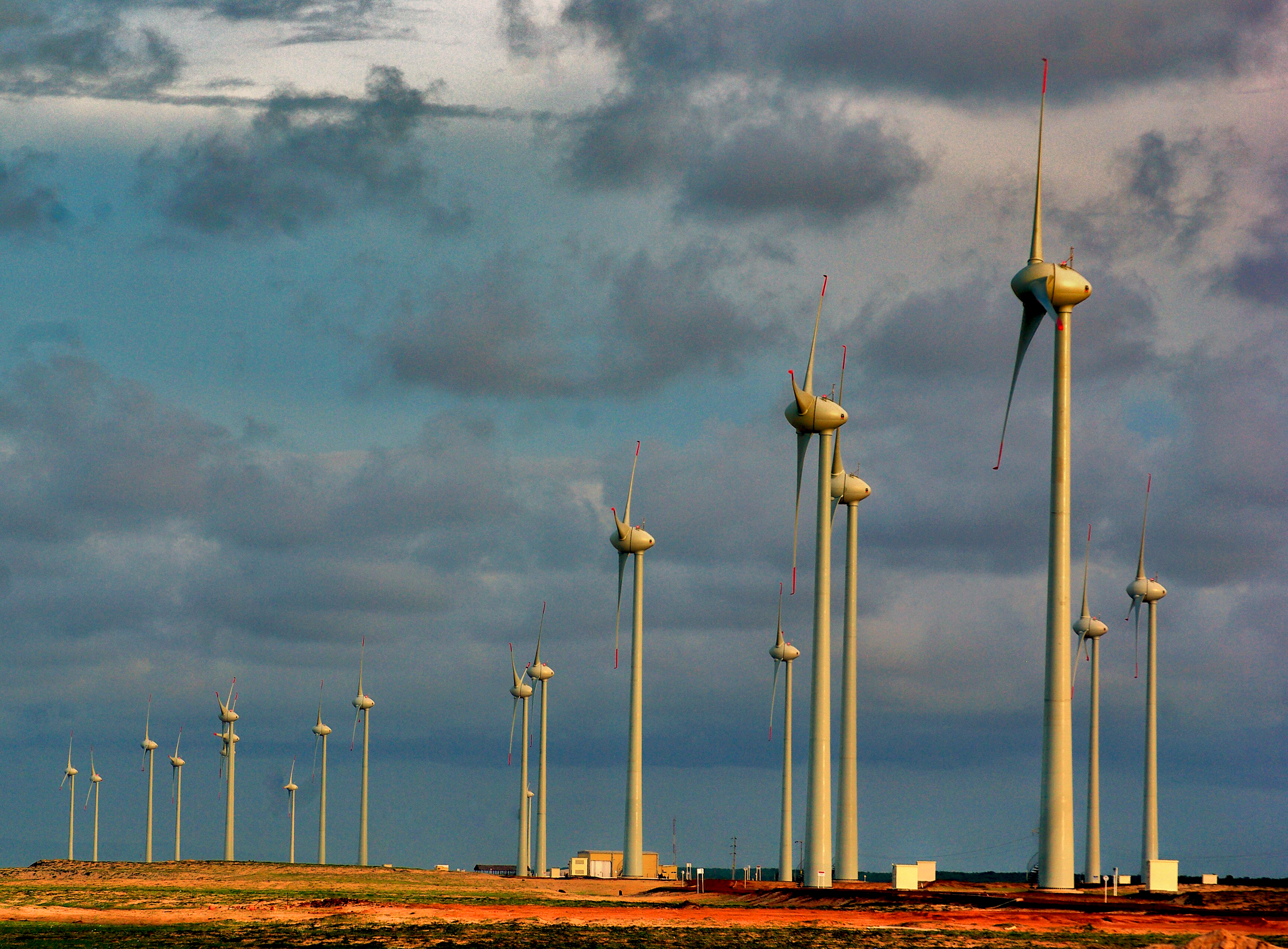 Wind farm in Parnaíba, Piauí. Brazil is one of the 5 largest producers of wind energy in the world.