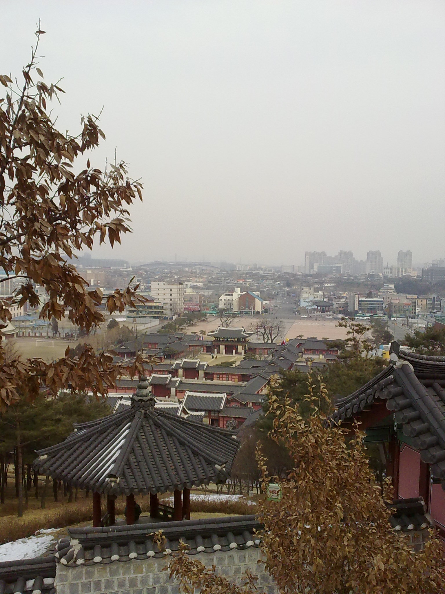팔달산에서 찍은 화성행궁