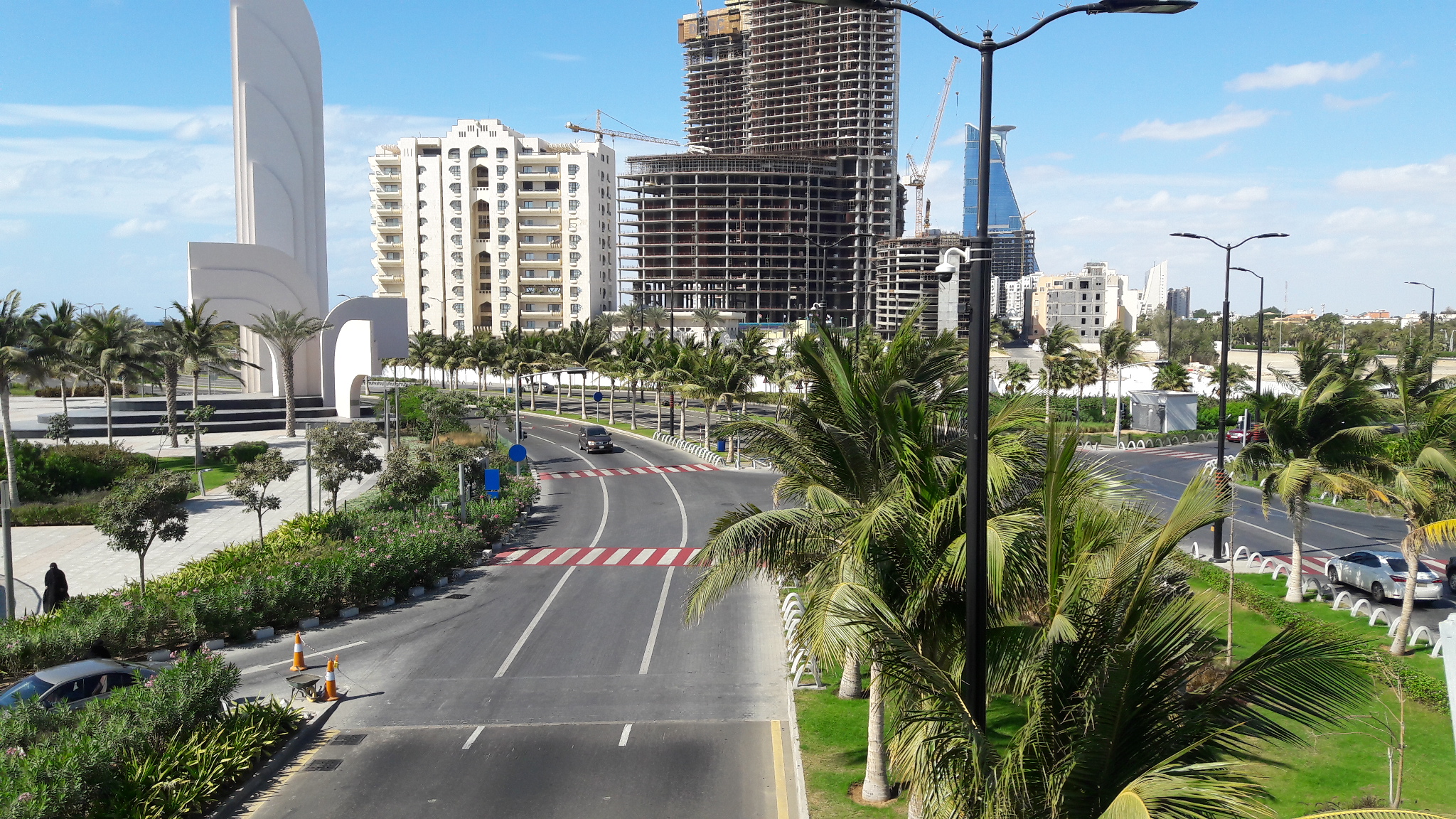 Corniche Jeddah, bandar kedua terbesar dan pelabuhan utama.