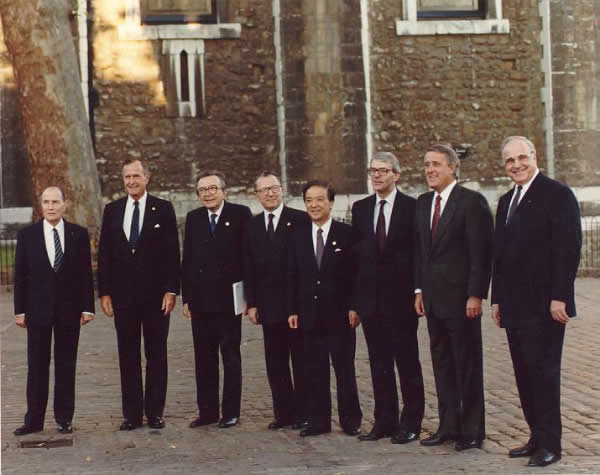 1991年7月15日、ロンドンで開催された第17回先進7か国首脳会議にて
