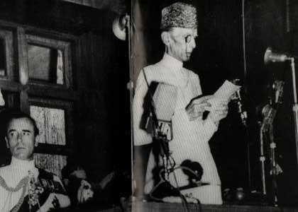 1947년 8월 14일 파키스탄 제헌 의회에서 연설하는 진나