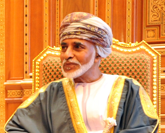 Sultan Qaboos bin Said, yang pemerintahannya menyaksikan peningkatan standar hidup dan pembangunan, penghapusan perbudakan, akhir Pemberontakan Dhofar, dan pengumuman konstitusi Oman.