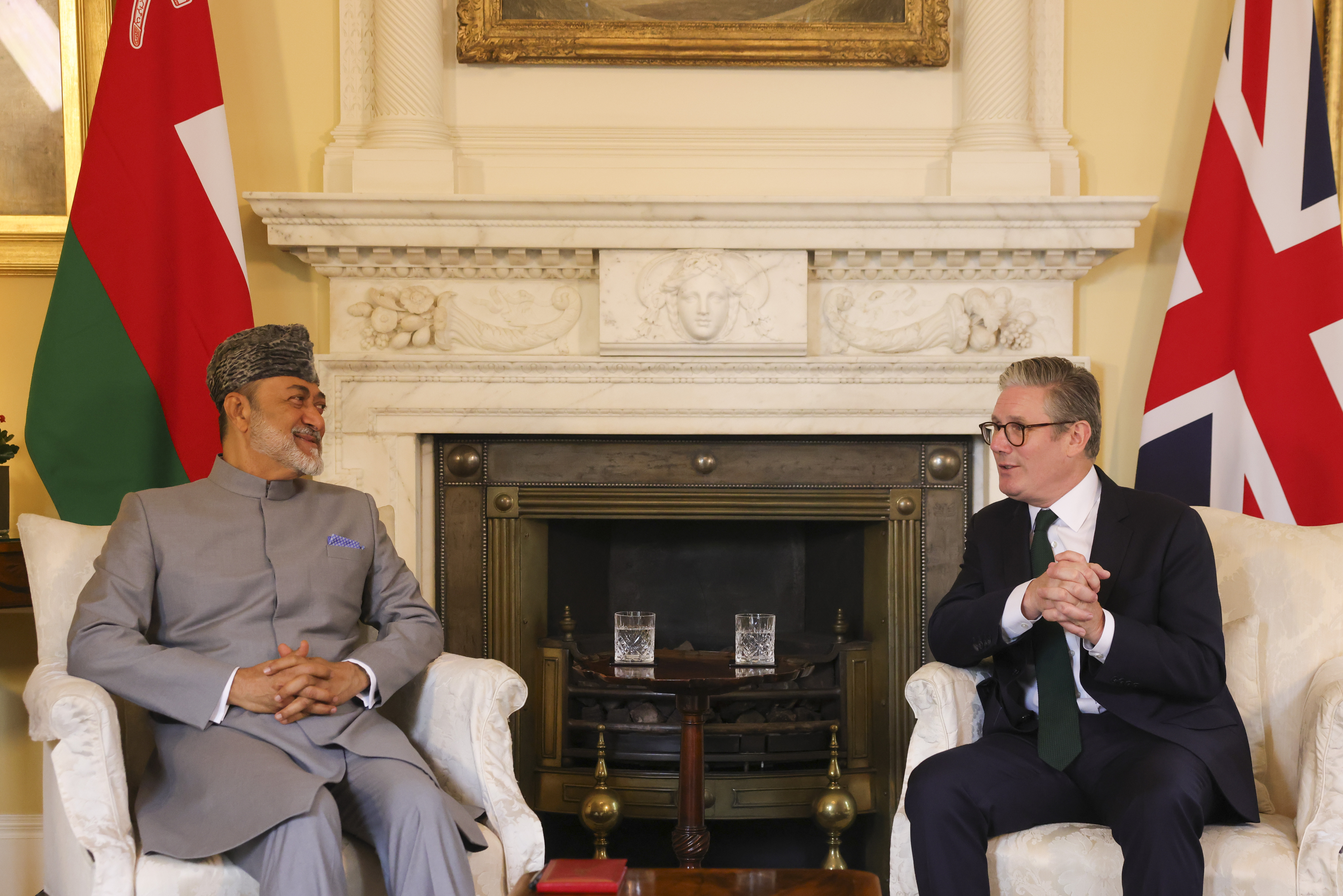 Sultan Haitham bin Tariq bersama Perdana Menteri Inggris Keir Starmer, Agustus 2024