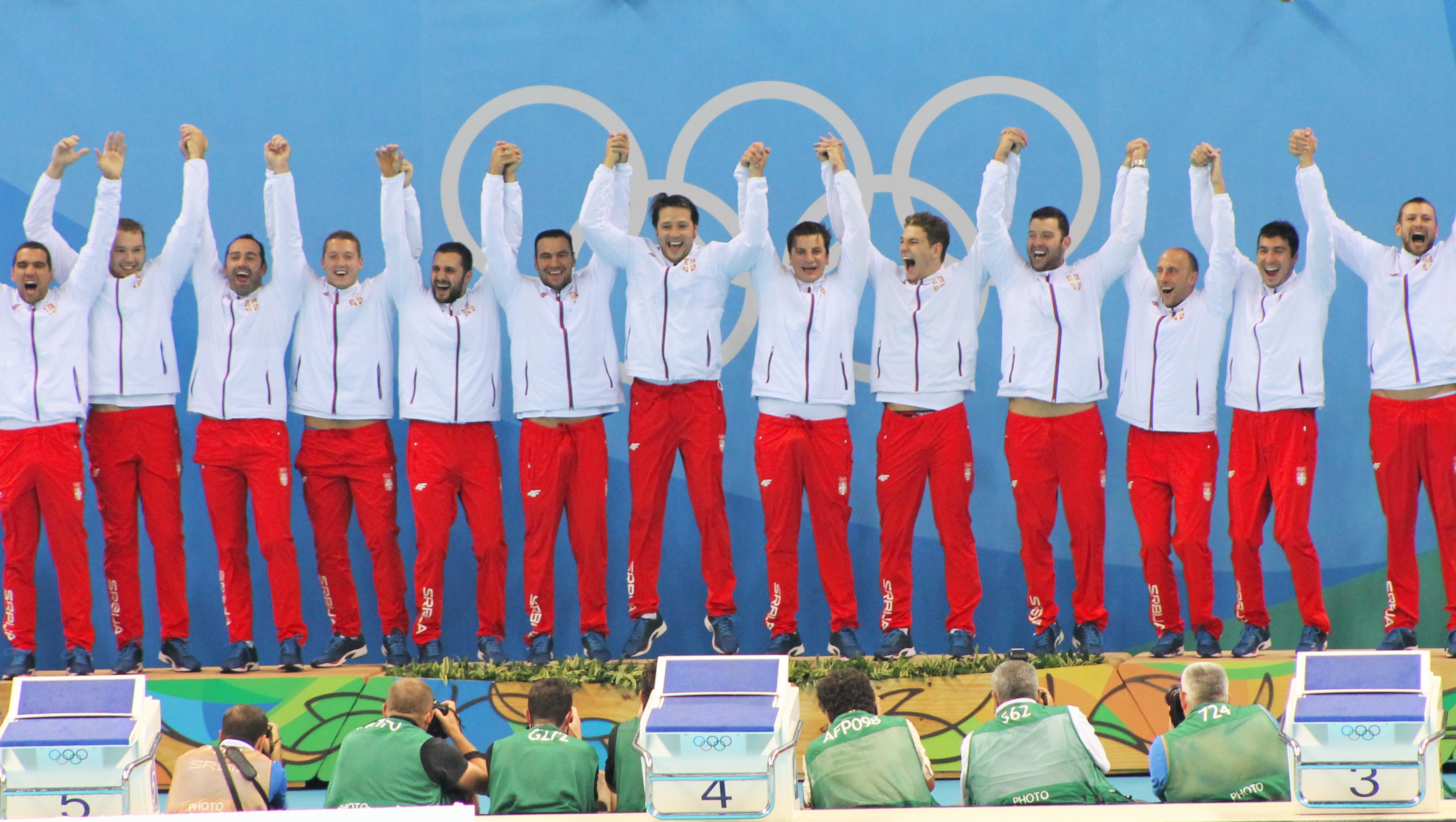 Tim nasional polo air putra Serbia memegang gelar Olimpiade, Kejuaraan Dunia, Kejuaraan Eropa, Piala Dunia, dan Liga Dunia secara bersamaan dari tahun 2014 hingga 2016.