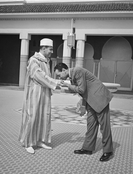 Moulay Hassan and his father, Sultan Mohammed V in 1950.