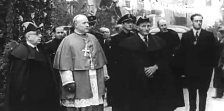Penobatan sebagai Pangeran Bersama pada tahun 1942 Uskup Ramón Iglesias (tengah). Komite lokal dipimpin oleh Francesc Cairat (kiri), Wali Umum Pertama dengan masa jabatan terlama, dari tahun 1936 hingga 1960.