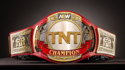 初代AEW TNT王座の赤いストラップバージョン。この王座ベルトは、ジョナサン・フーバー(ブロディ・リー)が2代目の王者だったことを記念して2020年12月30日に永久に引退となり、息子のブロディ・フーバー(ジュニア)に名誉「生涯TNT王者」として贈られた。