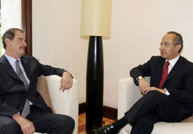 Felipe Calderón bersama Vicente Fox Quesada.