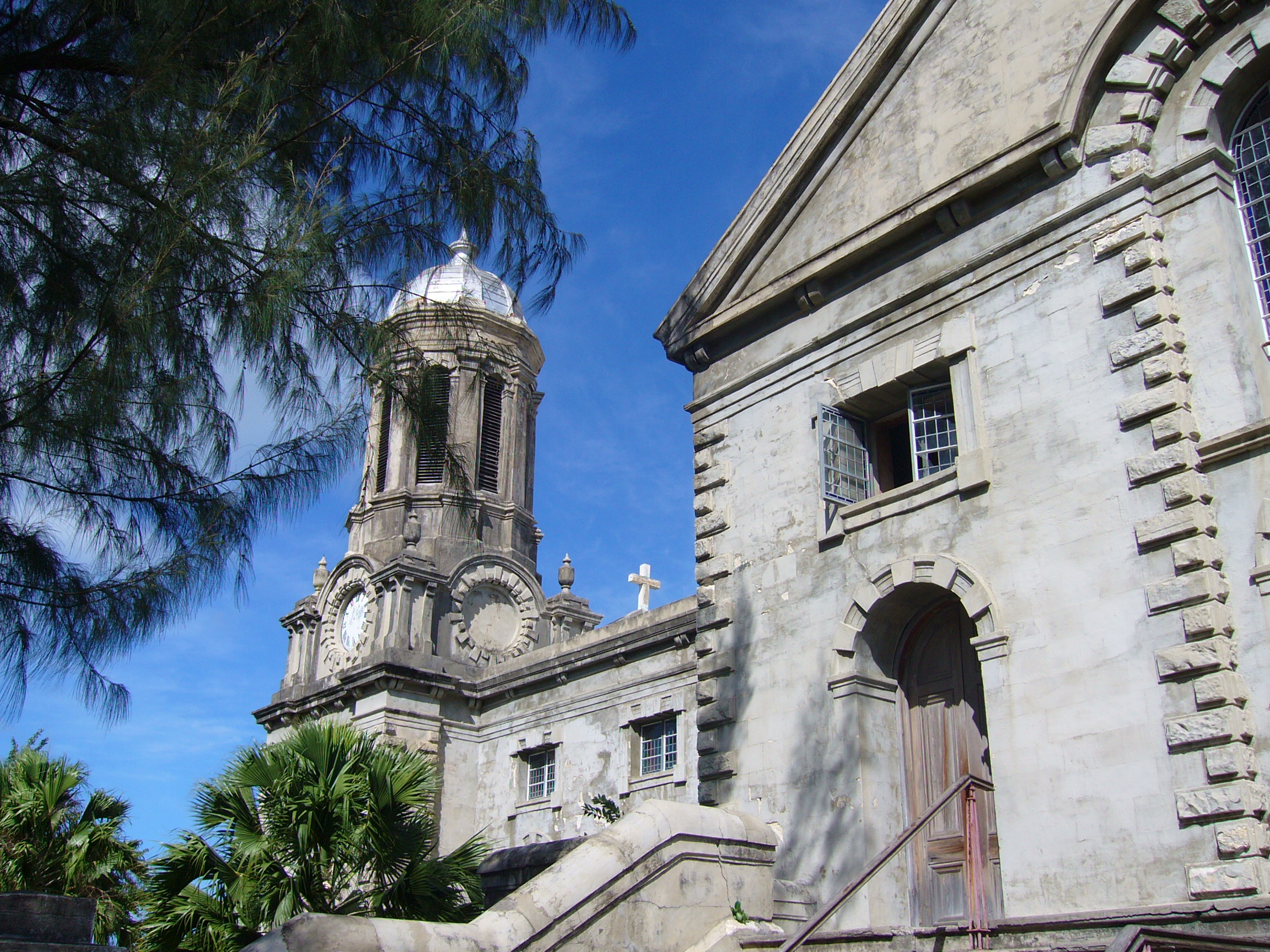 Katedral St. John, St. John's, pusat utama mazhab Anglikan.