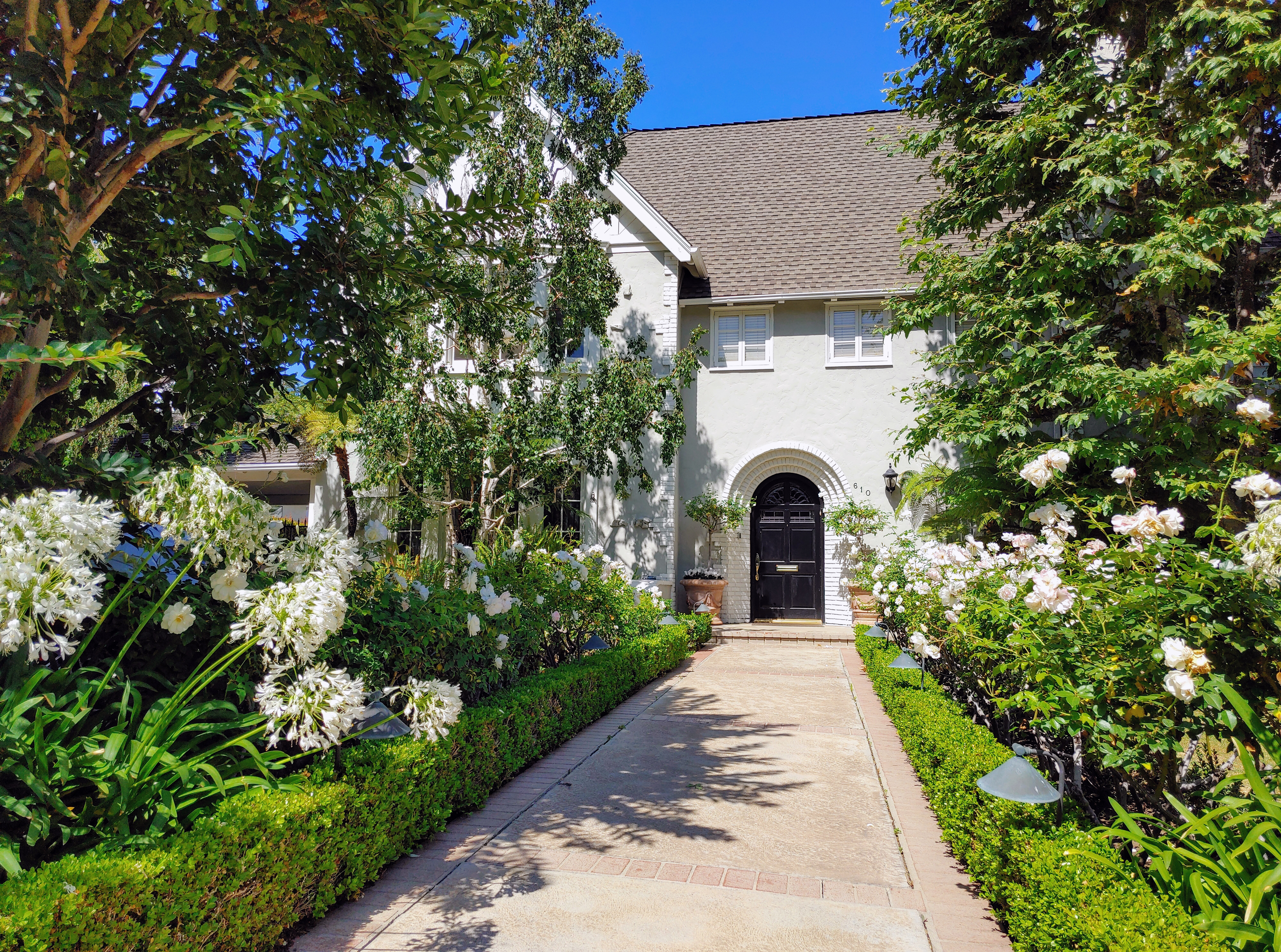 บ้านของเซียร์เกย์ รัคมานีนอฟ ที่ 610 North Elm Drive ในเบเวอร์ลีฮิลส์ รัฐแคลิฟอร์เนีย