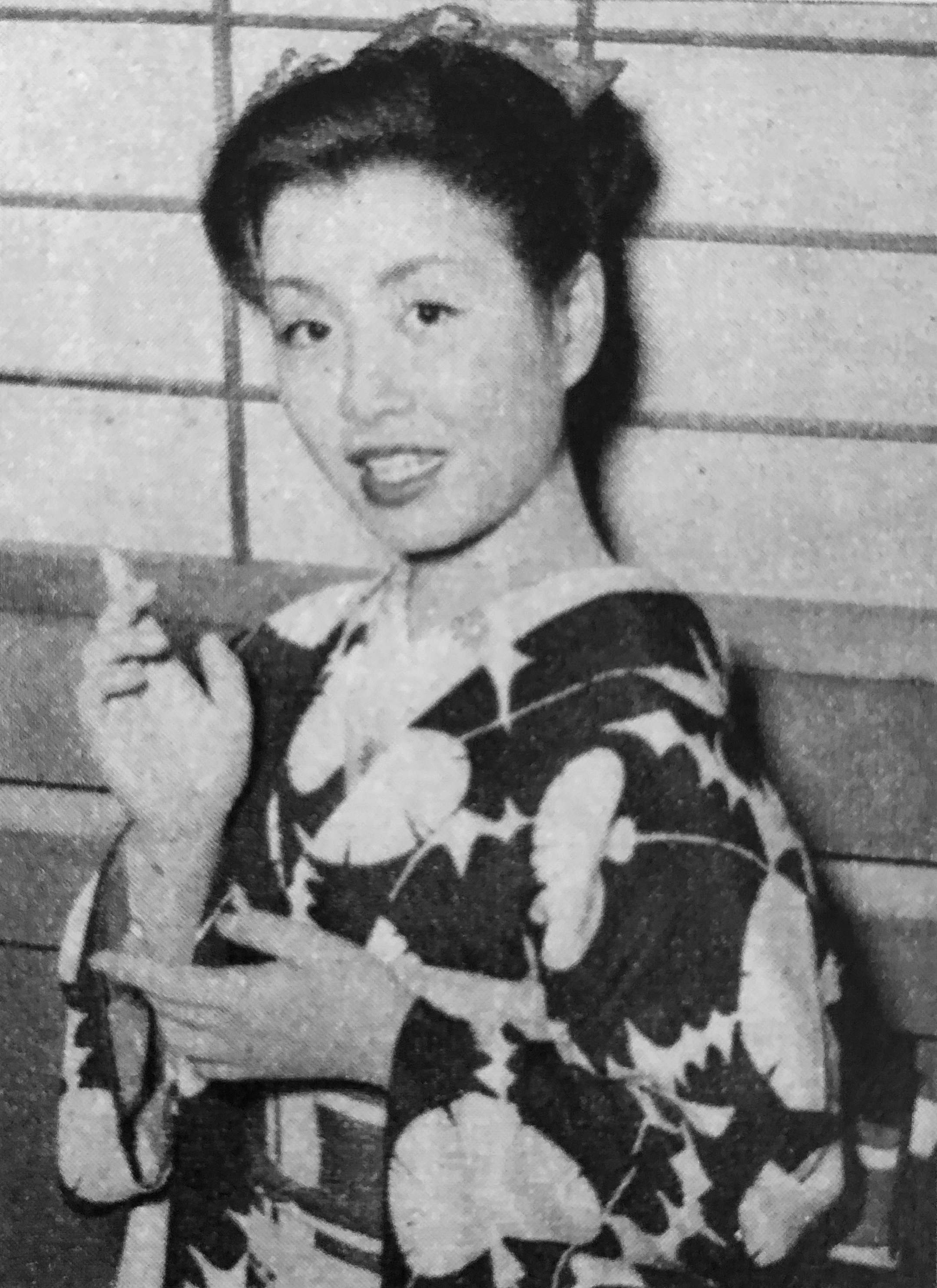 Hibari Misora pada tahun 1954.