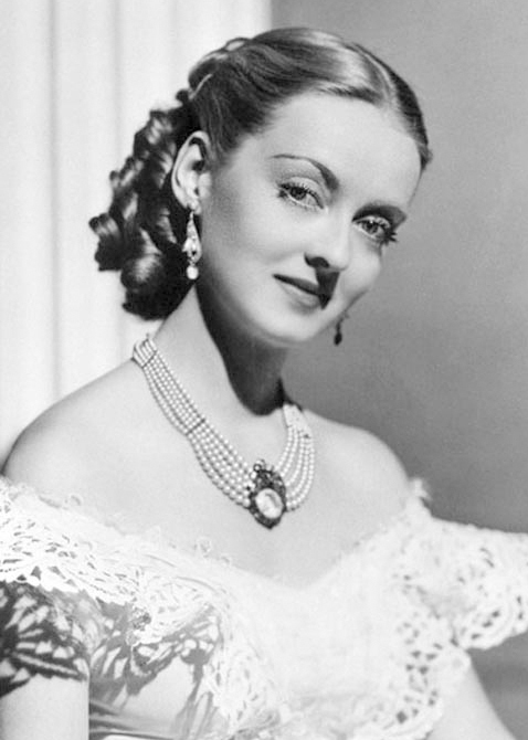 เบตต์ เดวิส ในภาพยนตร์เรื่อง Jezebel (ค.ศ. 1938)