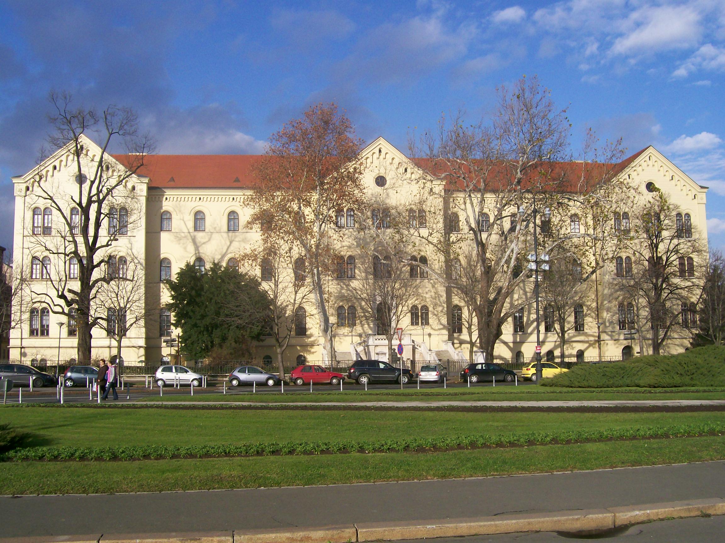 Universitas Zagreb adalah universitas terbesar di Kroasia dan universitas tertua di wilayah yang mencakup Eropa Tengah di selatan Wina dan seluruh Eropa Tenggara.