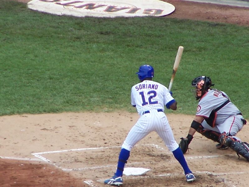 Soriano memukul bola menentang San Francisco Giants