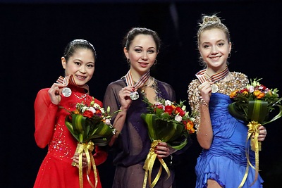 Tuktamysheva di podium Kejuaraan Dunia 2015.