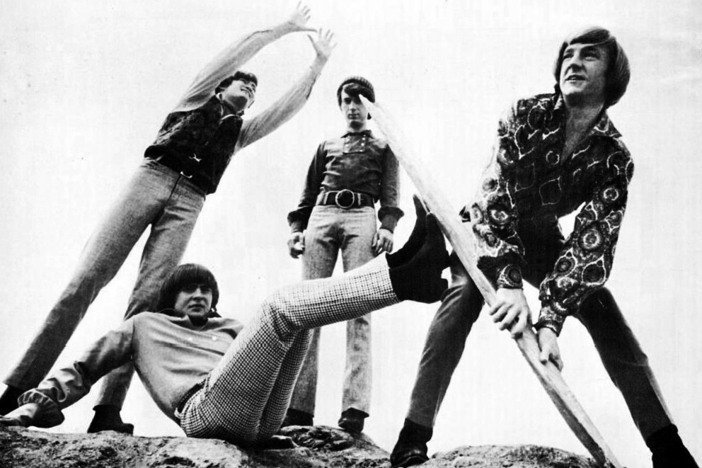 1967년 5월 몽키스의 초기 사진. 왼쪽부터 데이비 존스, 미키 돌렌즈, 피터 토크, 마이크 네스미스