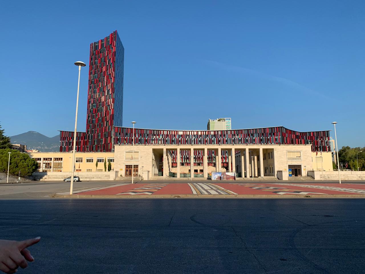 Arena Kombëtare ở trung tâm Tirana