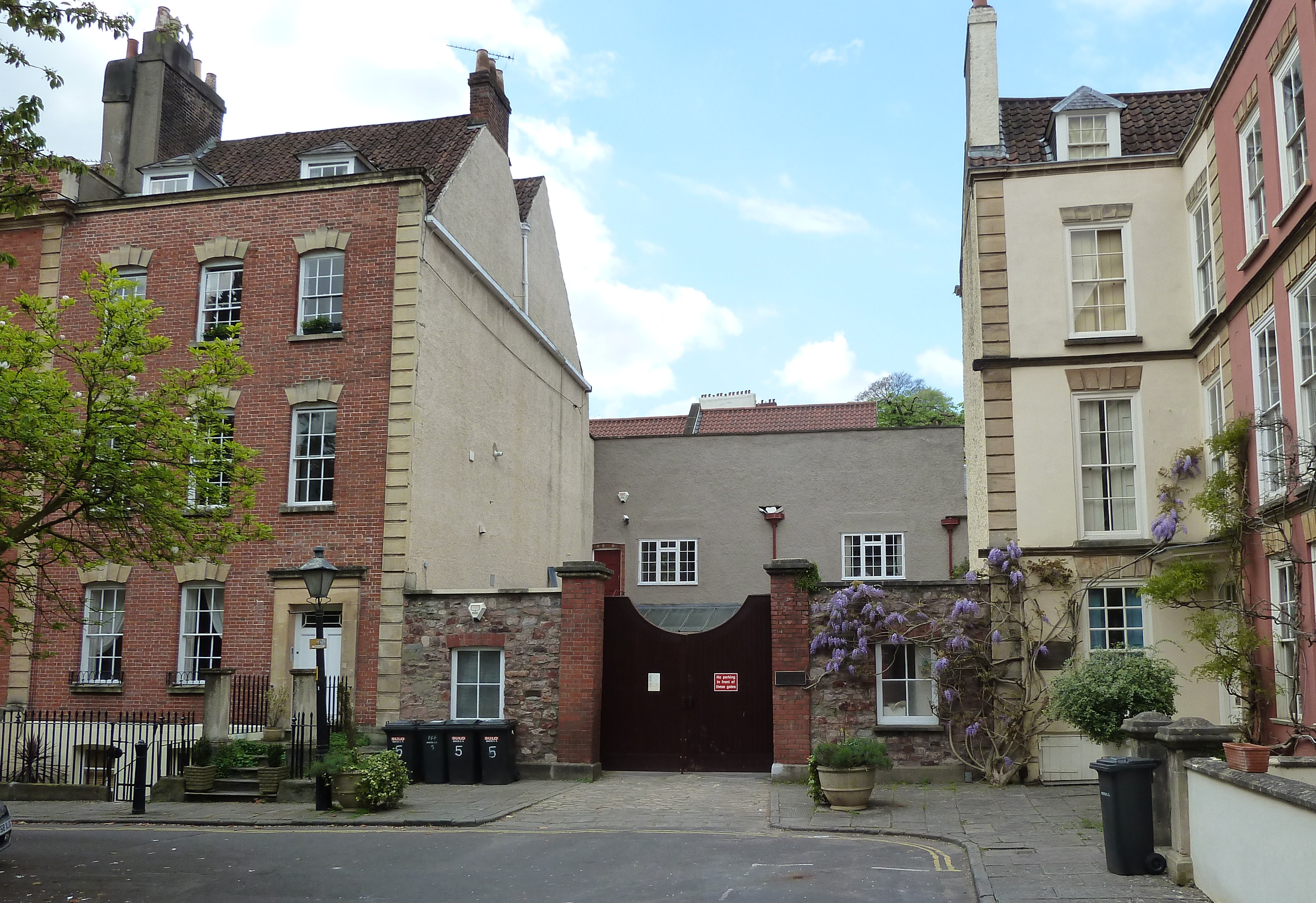 Situs Pneumatic Institution, Bristol