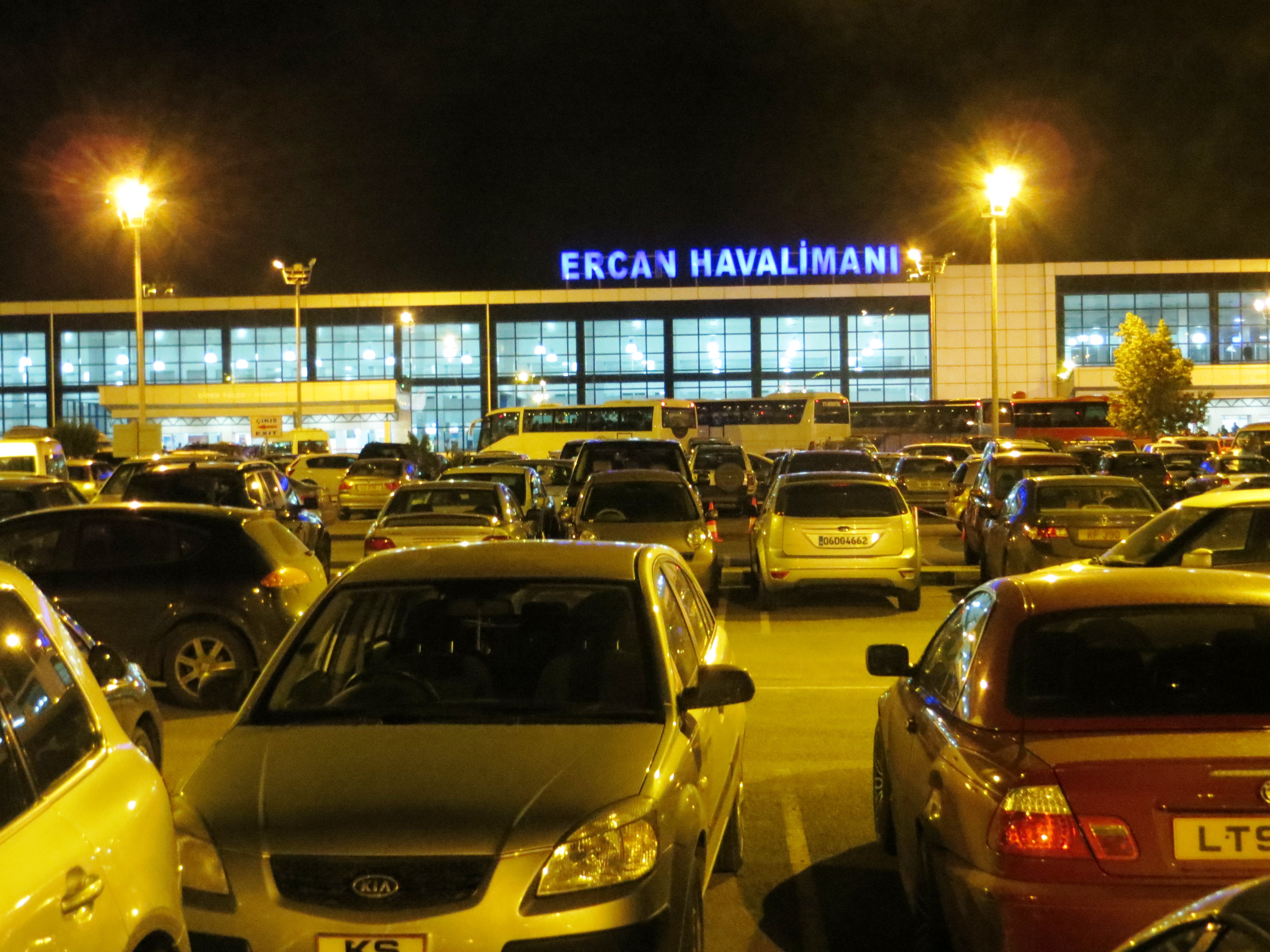 Lapangan Terbang Antarabangsa Ercan berfungsi sebagai pintu masuk utama ke Cyprus Utara.