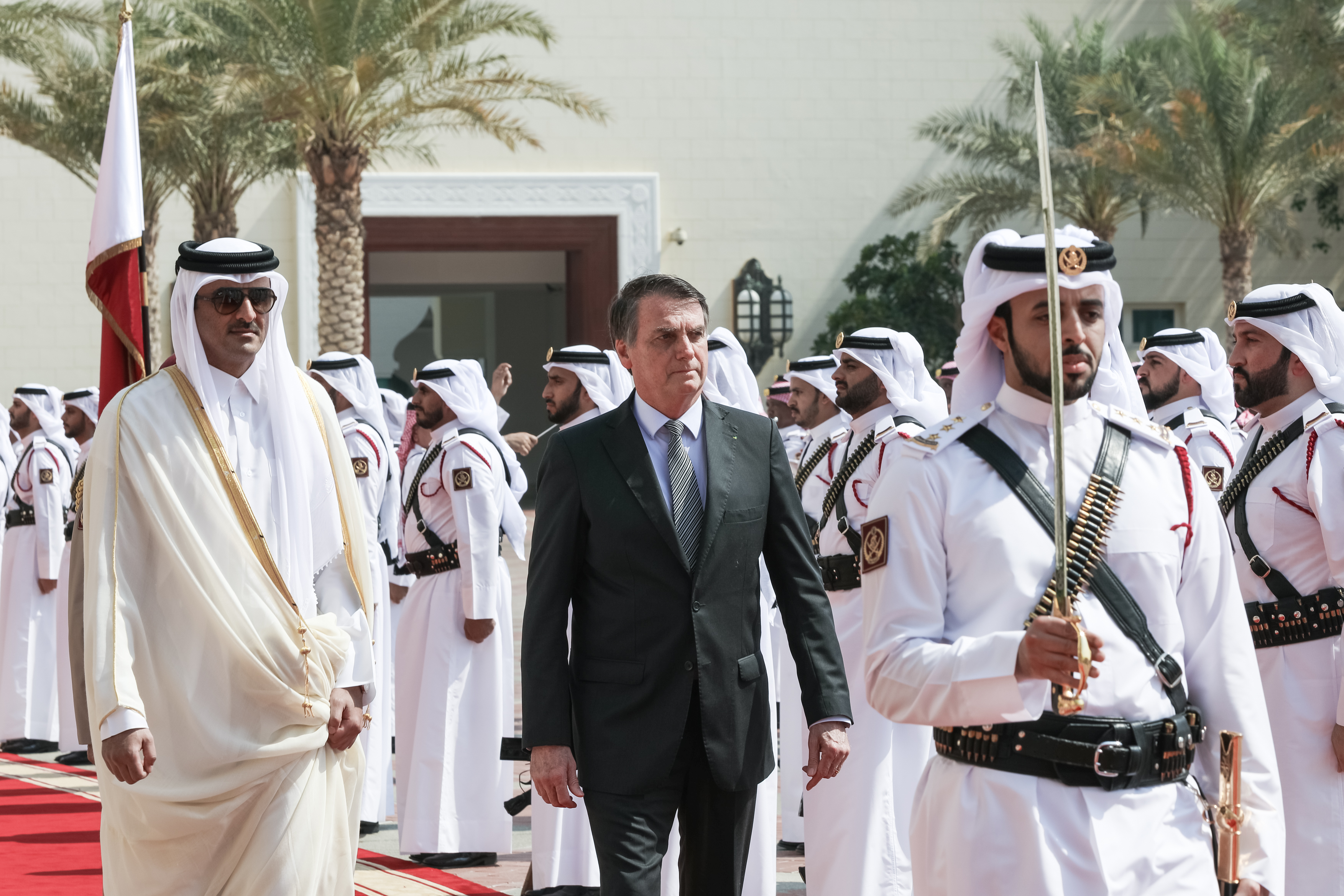 Emir Tamim bin Hamad Al Thani bersama presiden Brazil Jair Bolsonaro pada Oktober 2019