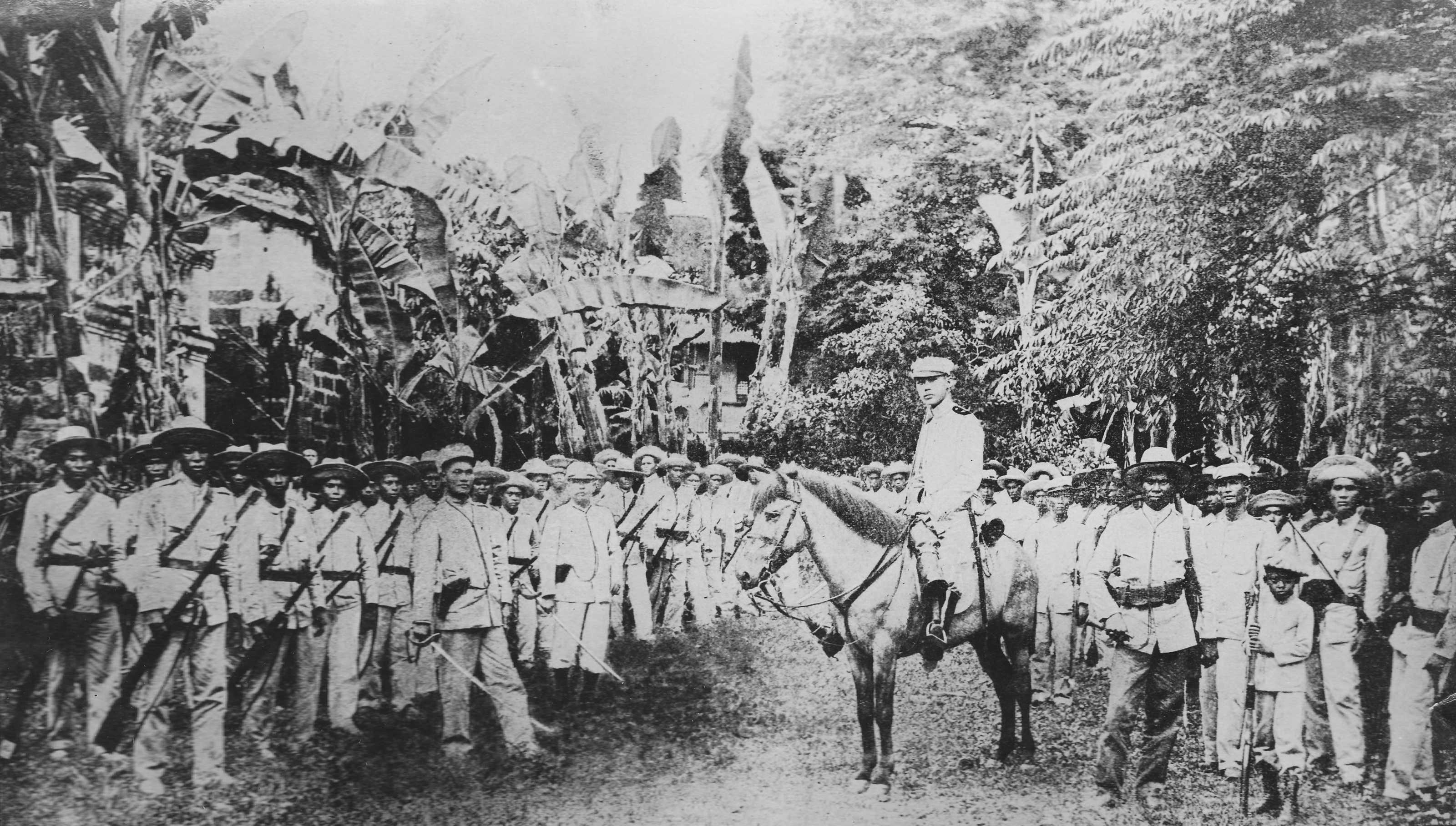 Filipino General Gregorio del Pilar and his troops in Pampanga around 1898, during the Philippine-American War.