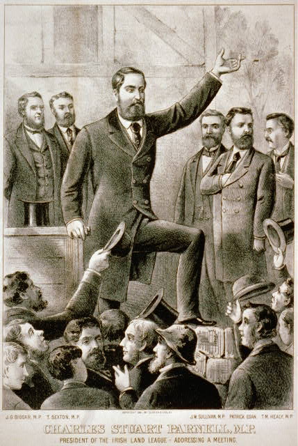 찰스 스튜어트 파넬(1846년~1891년)이 회의에서 연설하고 있다. 아일랜드 의회당은 1882년 파넬에 의해 결성되었다.
