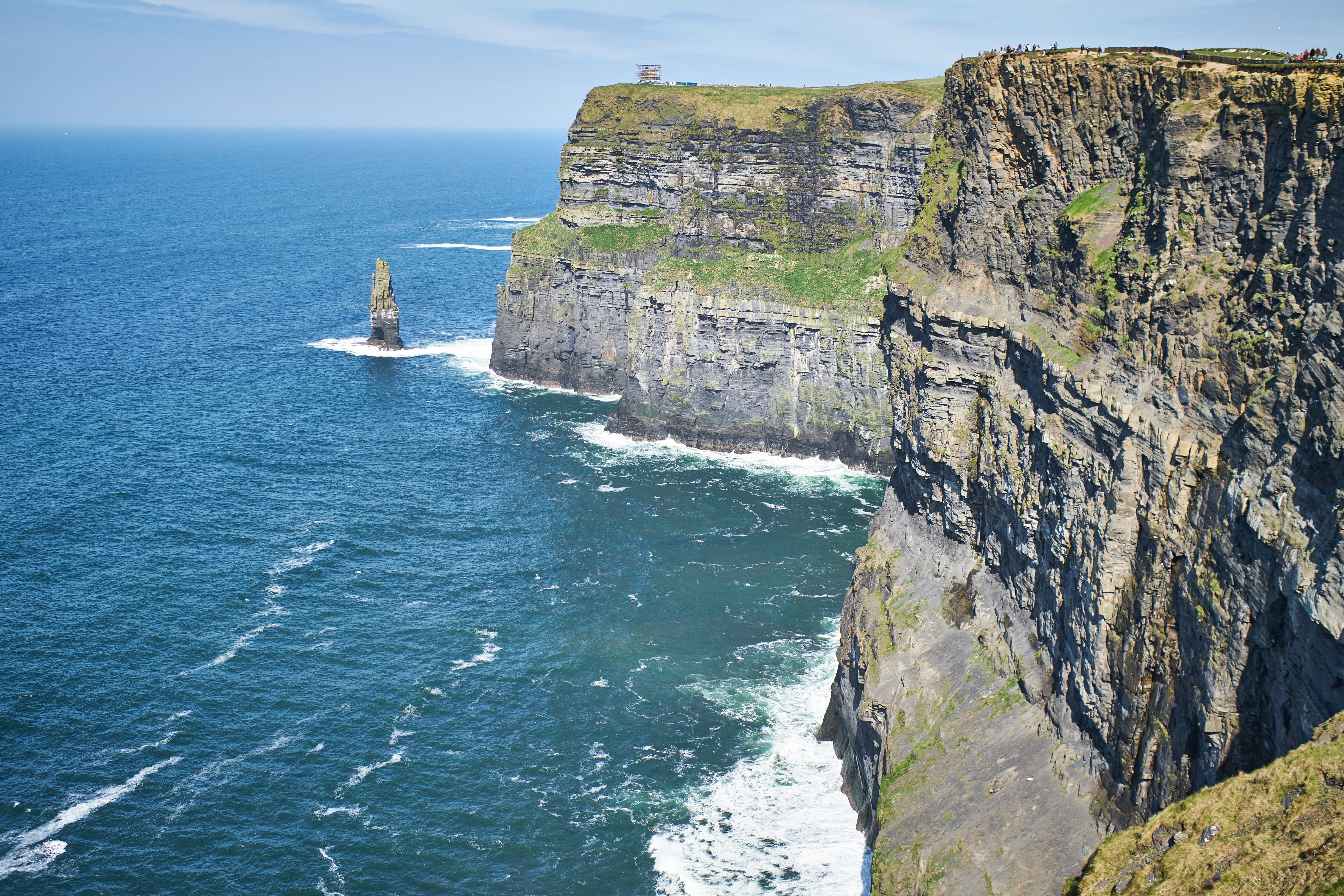 Tebing Moher di pantai Atlantik