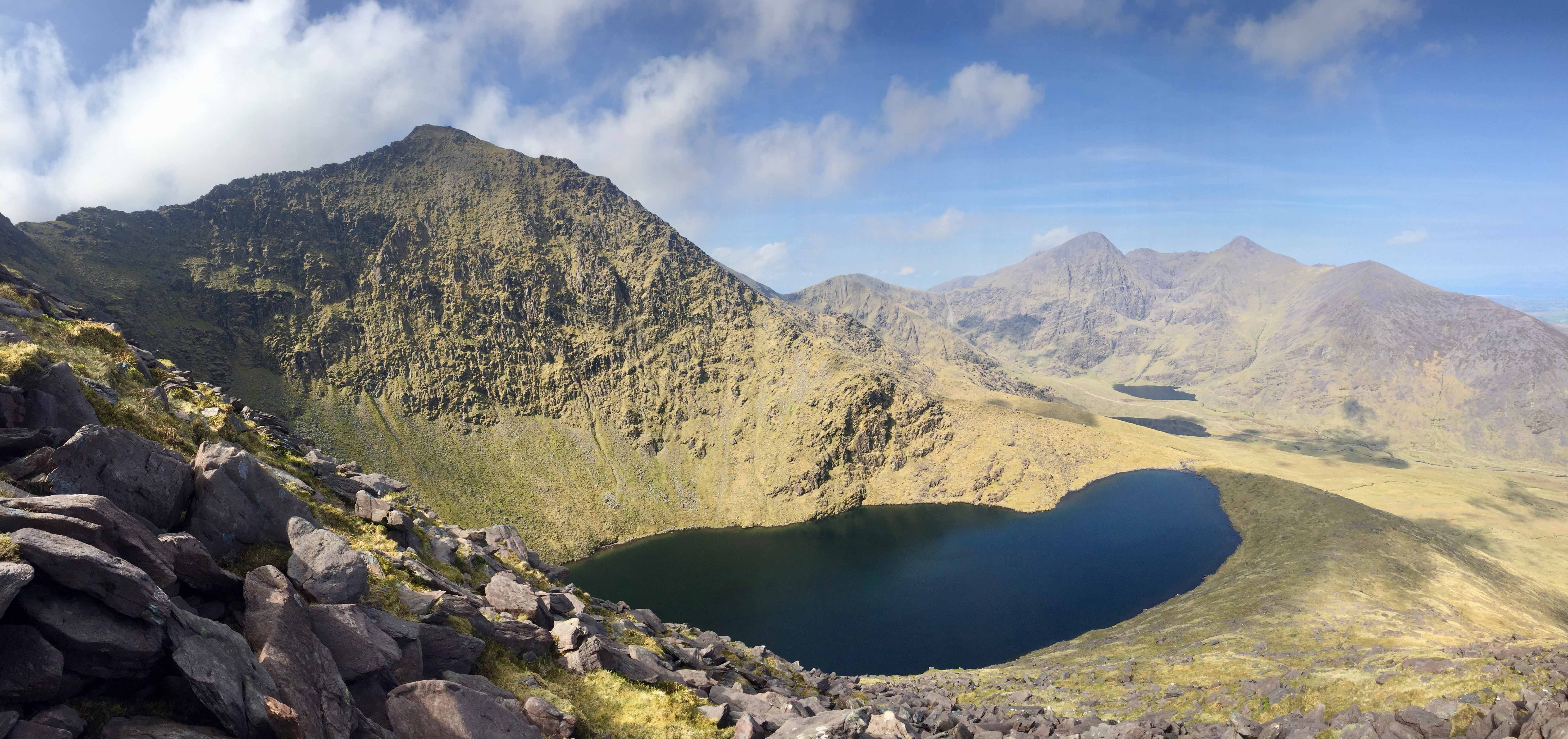 MacGillycuddy's Reeks, banjaran gunung tertinggi di Ireland