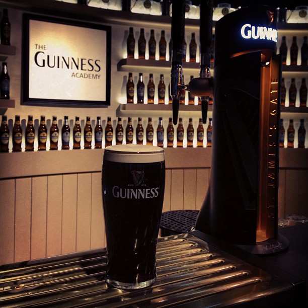 Segelas Guinness.
